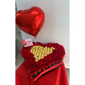 Corazon Grande 70 rosas y chocolates
